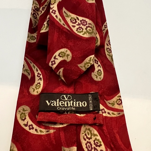 Vintage Valentino Burgundy Paisley Silk Tie - Picture 1 of 6